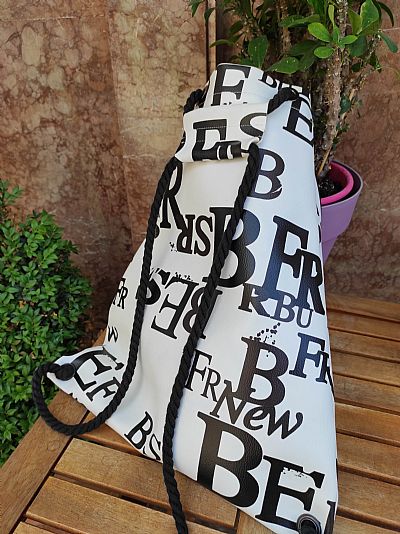 Χειροποίητη τσάντα Ασπρη Γράμματα